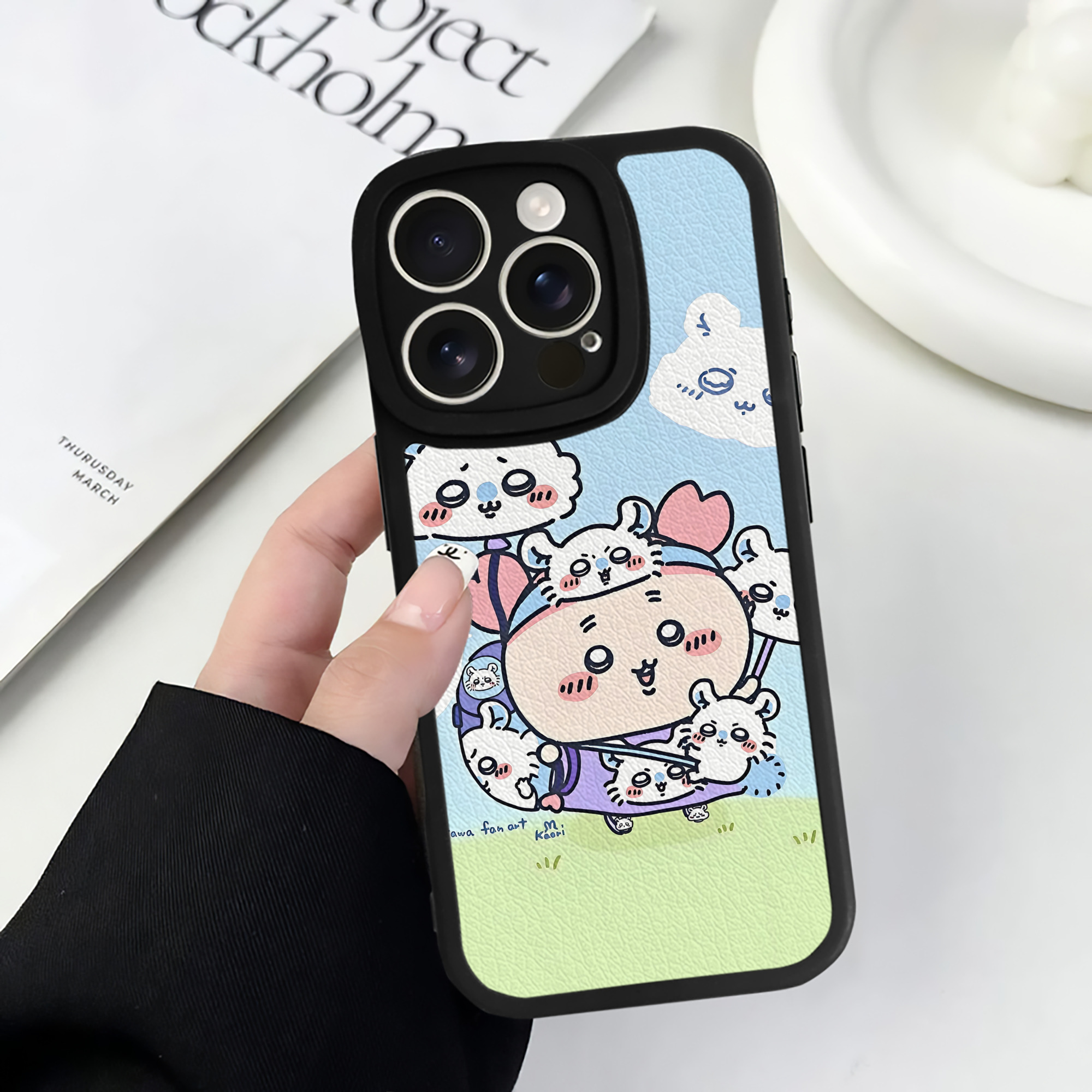 （画像用） ちいかわ Chii-kawa 【iPhone 16シリーズ対応】シリコンスマホケース（レザー調） 材質：シリコン